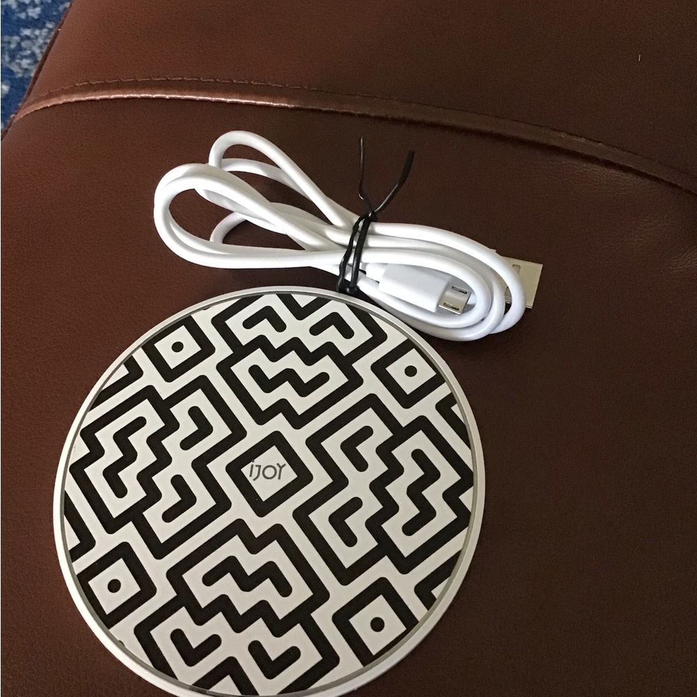 iJOY Wireless Charger